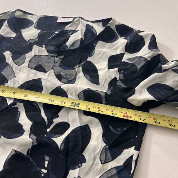 Akris Punto Mulberry Silk Top Size 4 Floral Roll Tab Sleeve Boat Neck Abstract - Picture 8 of 9